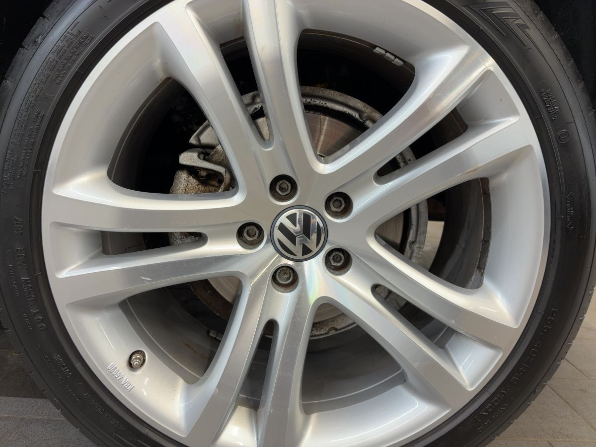 Tiguan 2.0 TDI 4M Sport & Style AHK Navi Pano 