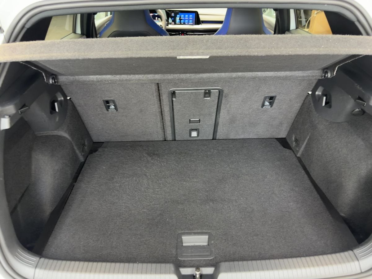 Golf VIII R 2.0 TSI DSG 4M