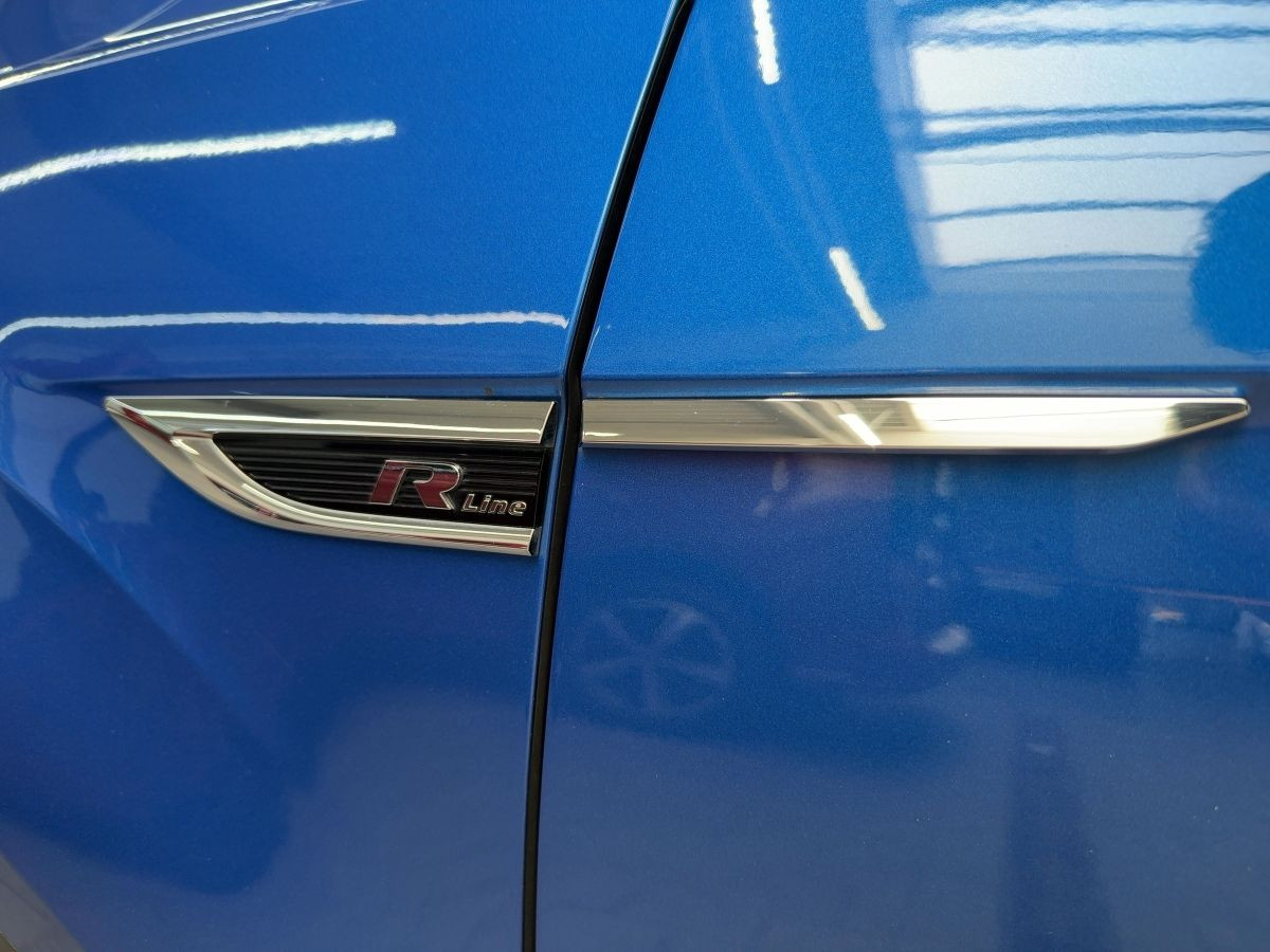 T-Roc 1.5 TSI DSG Sport R-Line ACC AHK Navi LED Lane Ass. Bluet. Sitzh.