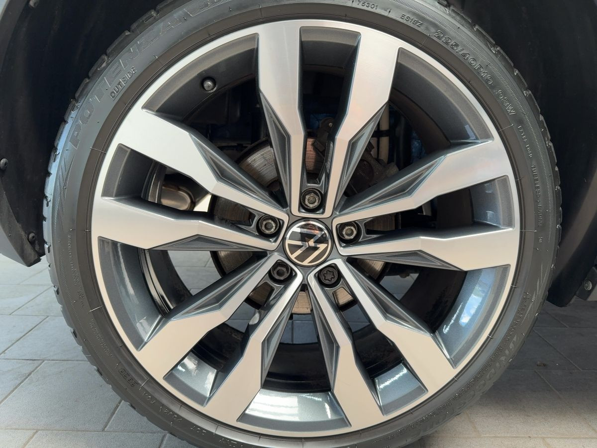 T-Roc 1.5 TSI DSG Sport R-Line ACC AHK Navi LED Lane Ass. Bluet. Sitzh.