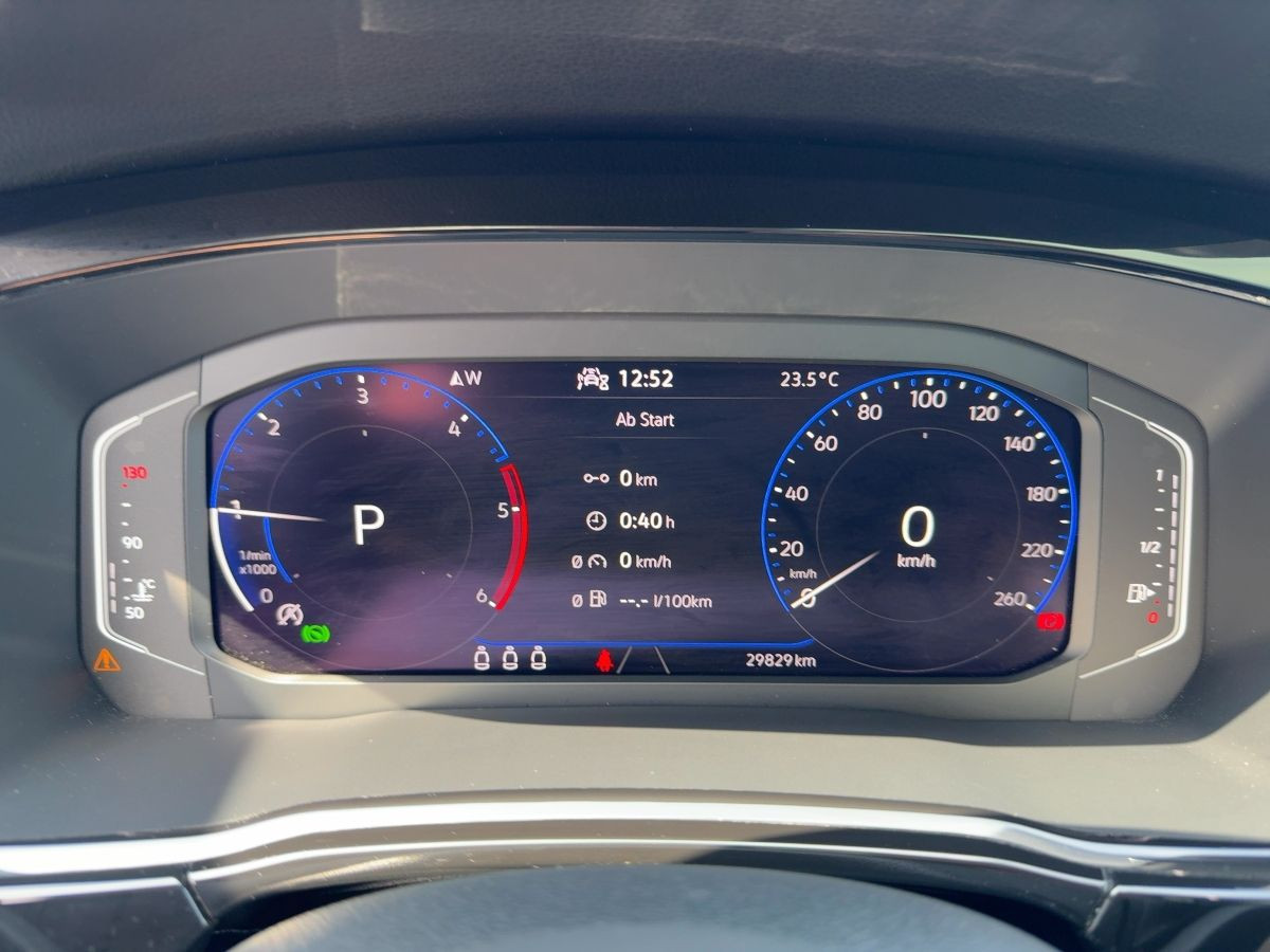 Touran 2.0 TDI DSG Highline ab 2,49% AHK ACC LED Navi Pano 