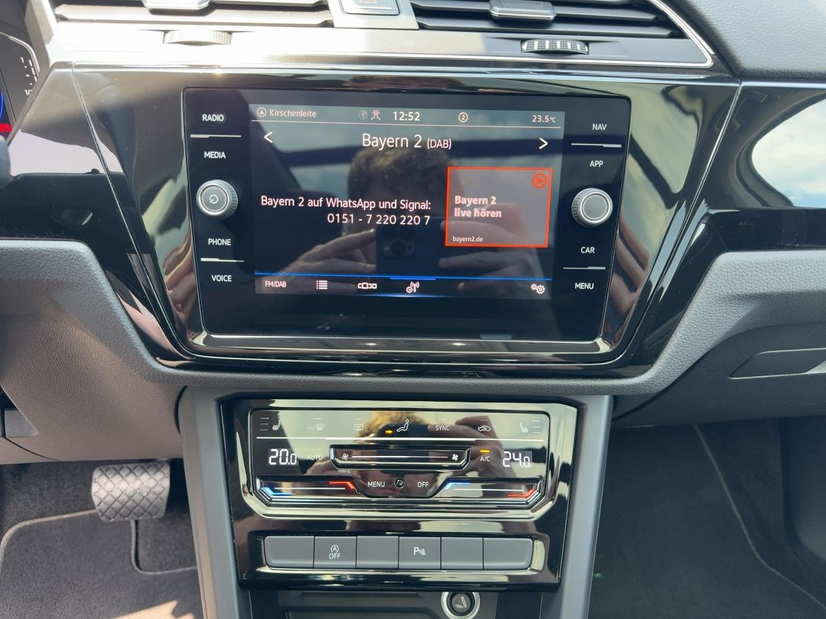 Touran 2.0 TDI DSG Highline ab 2,49% AHK ACC LED Navi Pano 