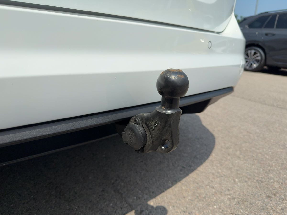 Touran 2.0 TDI DSG Highline ab 2,49% AHK ACC LED Navi Pano 