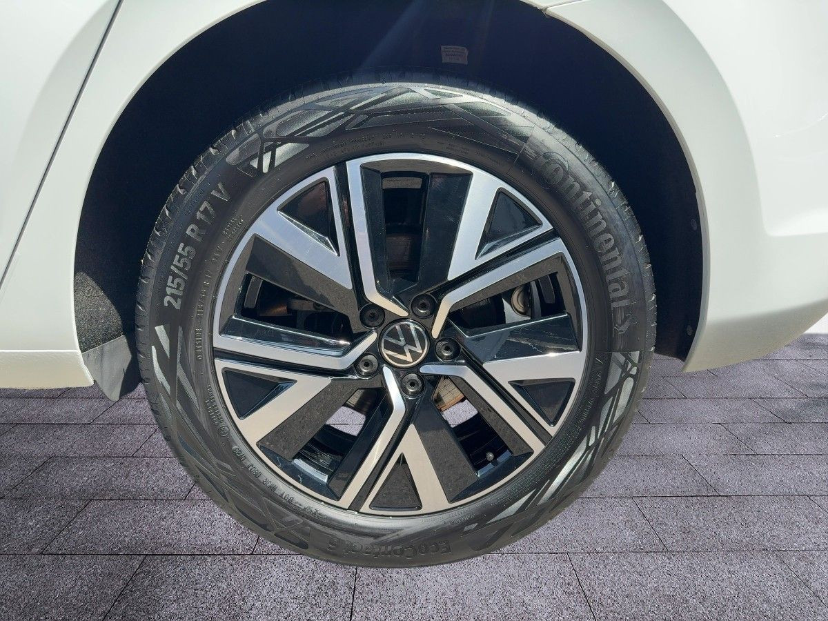 Touran 2.0 TDI DSG Highline ab 2,49% AHK ACC LED Navi Pano 