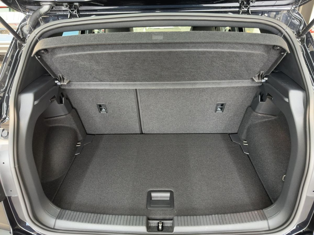 T-Cross 1.5 TSI DSG R-Line ab 3,99% ACC Navi LED-Matrix Kamera Bluet. Sitzh.