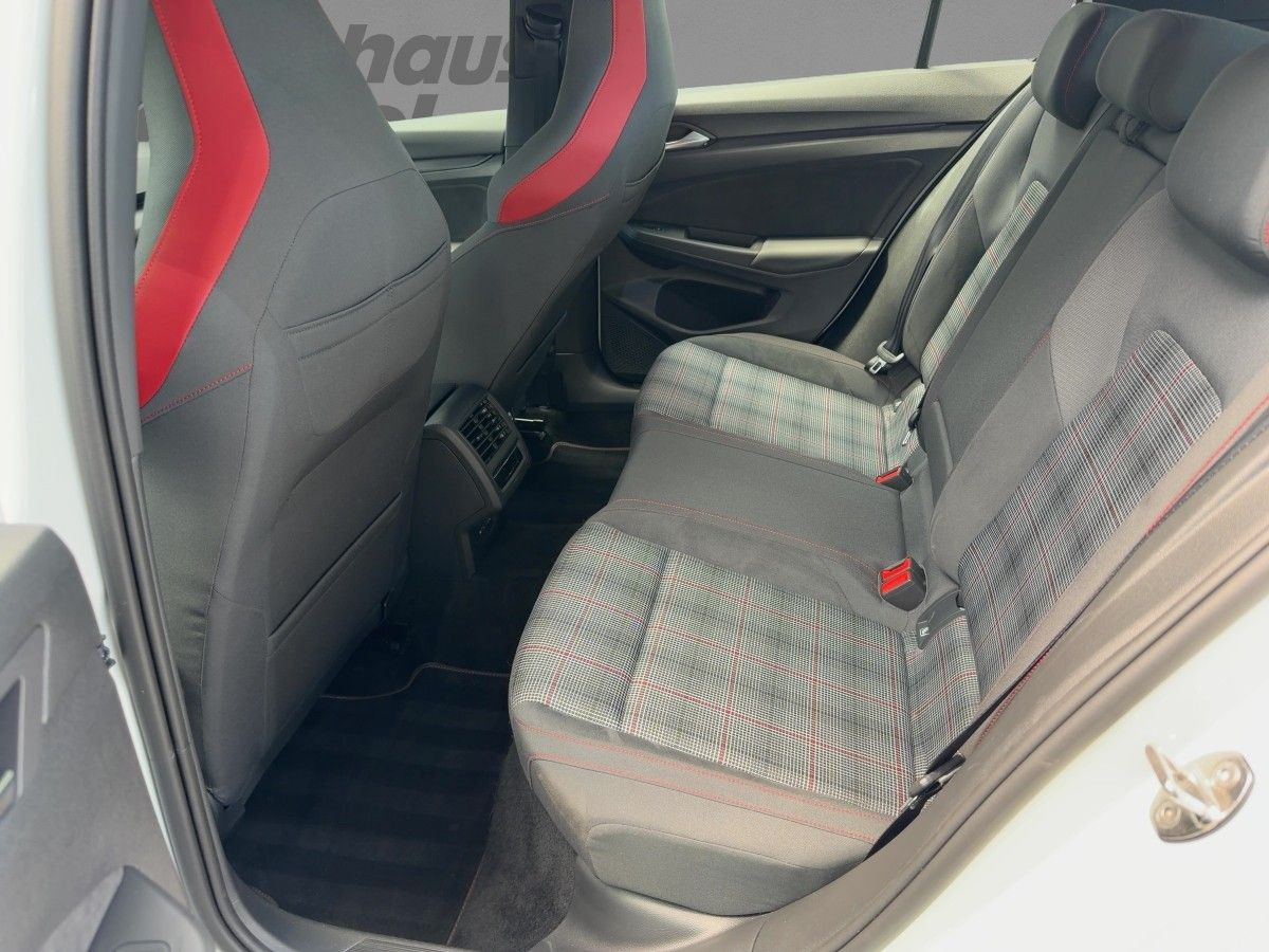 Golf VIII GTI 2.0 TSI DSG LED-Plus Climatronic Einparkh. Lane-Ass. DAB+ Bluet.
