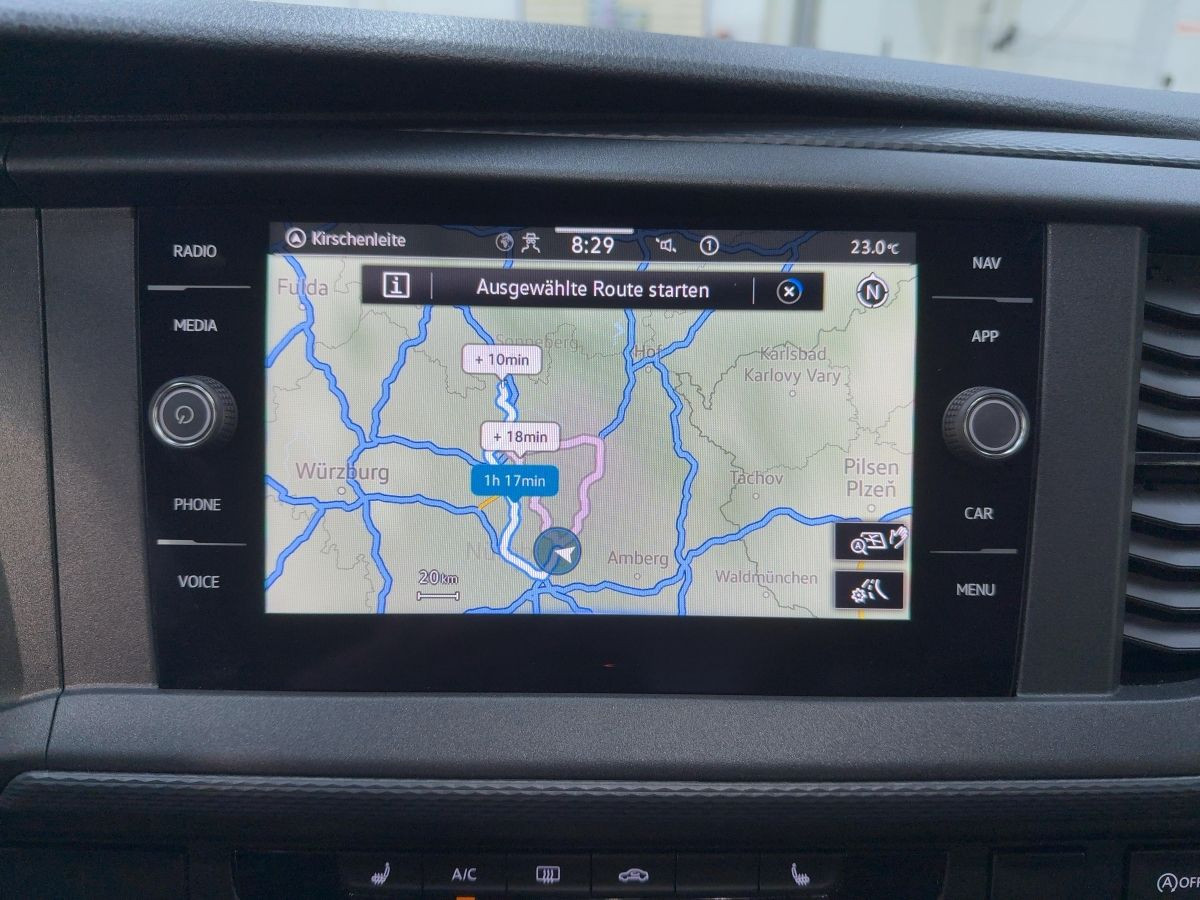 Transporter Kombi 2.0 TDI 4M LR Navi LED Kamera Klima Bluet. Sitzh.