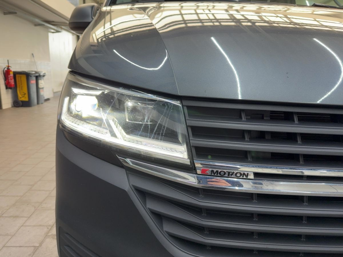 Transporter Kombi 2.0 TDI 4M LR Navi LED Kamera Klima Bluet. Sitzh.