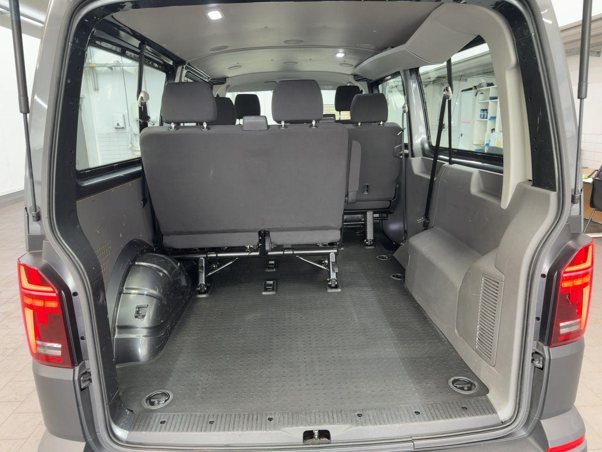 Transporter Kombi 2.0 TDI 4M LR Navi LED Kamera Klima Bluet. Sitzh.
