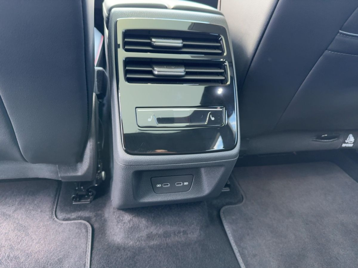 ID.7 Tourer GTX 91 kWh ab 2,49% Wärmep. AHK Navi LED-Matrix
