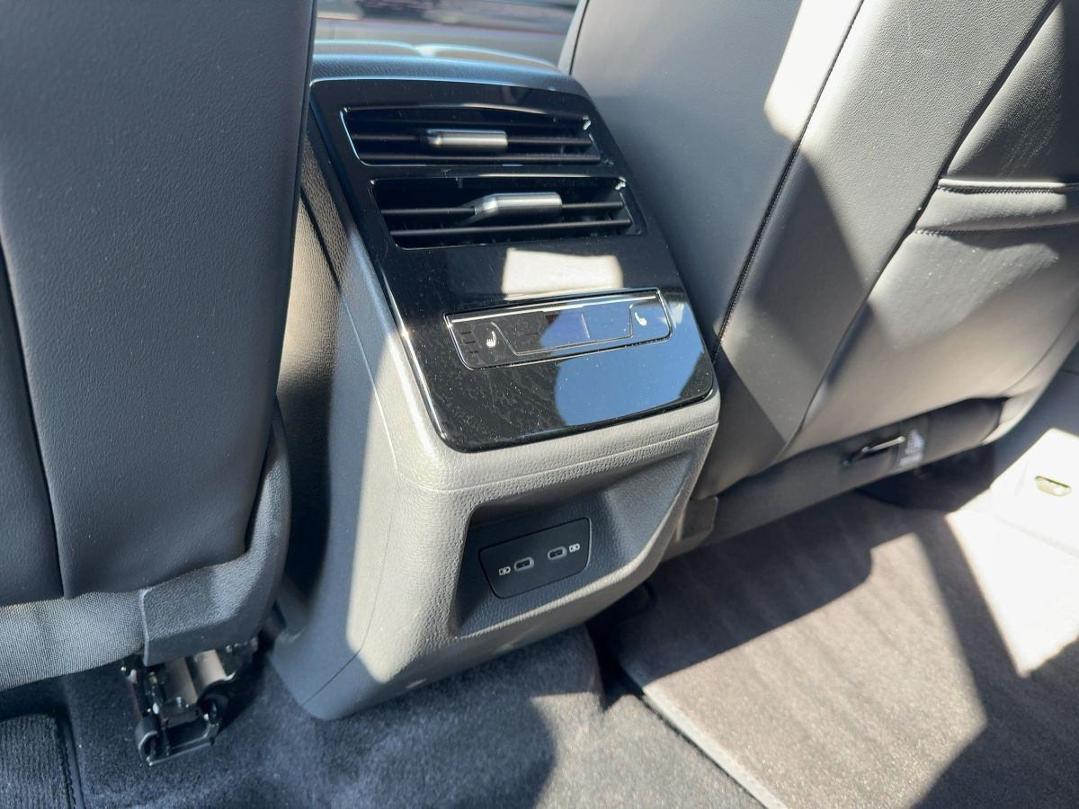 ID.7 Tourer Pro S 91 kWh ab 2,49% Wärmep. AHK Navi LED-Matrix Area View