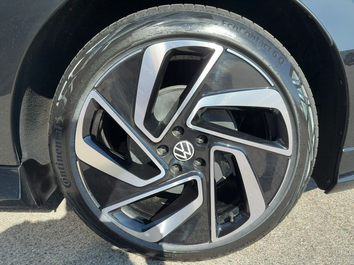 ID.7 Tourer Pro S 91 kWh ab 2,49% Wärmep. AHK Navi LED-Matrix Area View