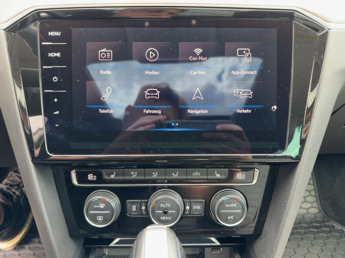 Passat Variant 2.0 TSI DSG Highline Navi LED Pano Kamera