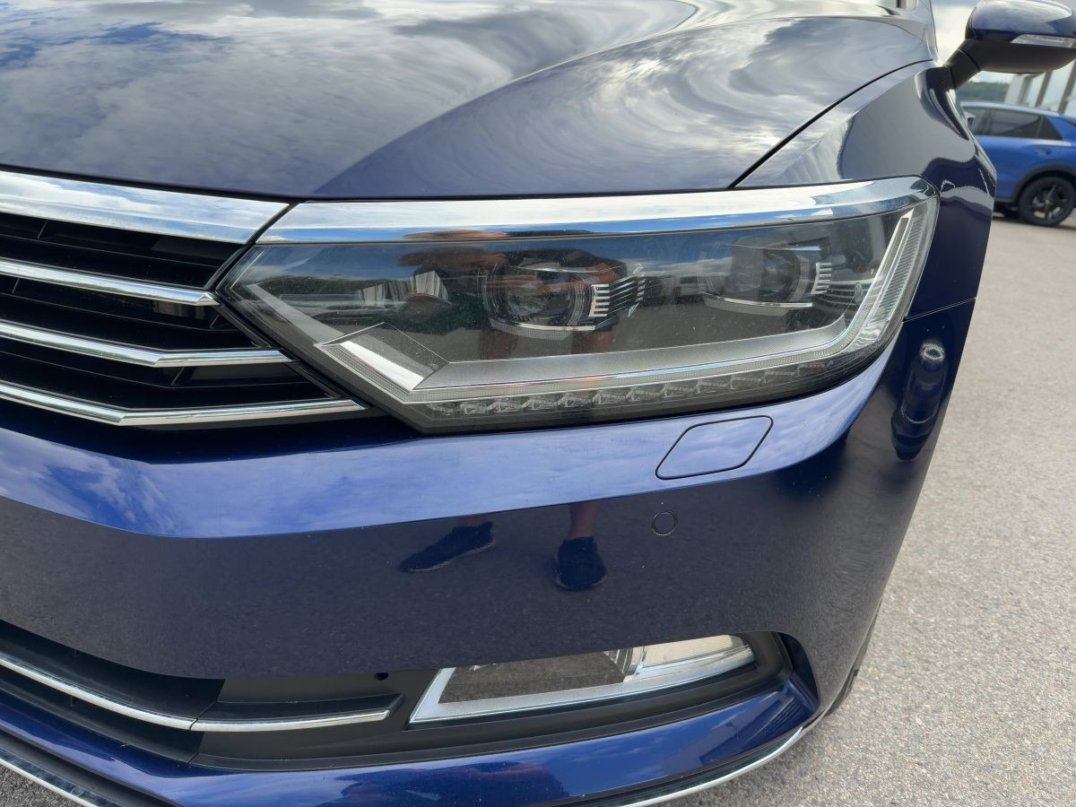 Passat Variant 2.0 TSI DSG Highline Navi LED Pano Kamera