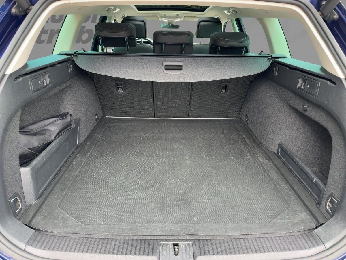 Passat Variant 2.0 TSI DSG Highline Navi LED Pano Kamera