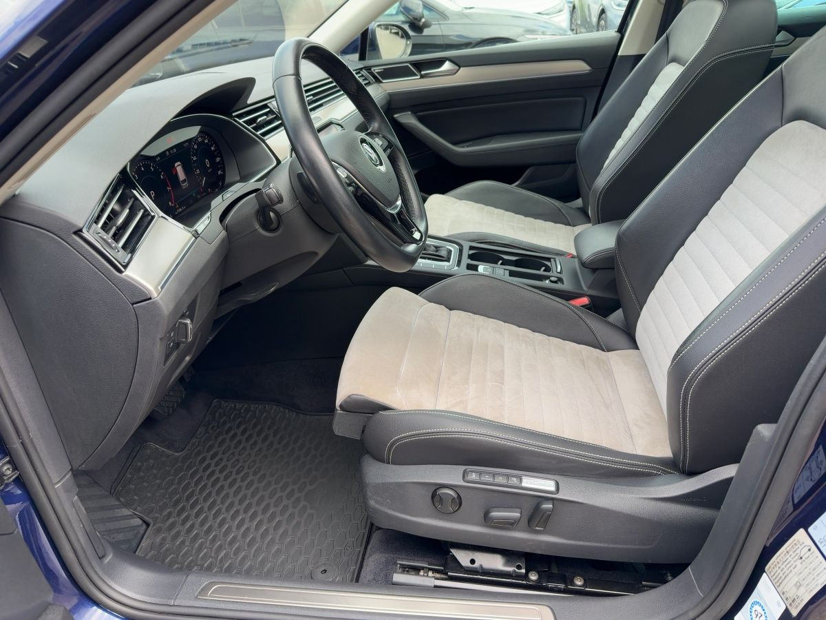 Passat Variant 2.0 TSI DSG Highline Navi LED Pano Kamera