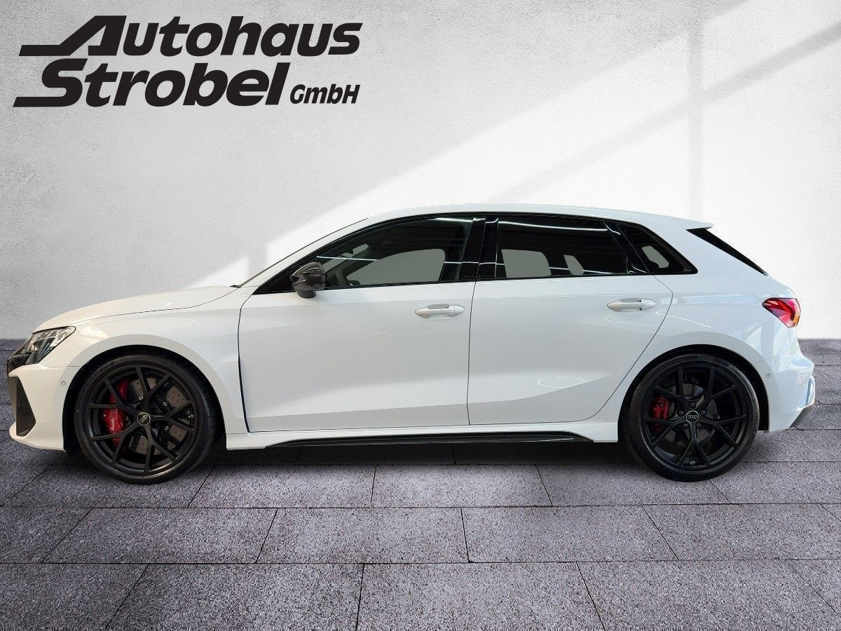 RS3 Sportback 2.5 TFSI DSG Quattro Keramik Navi Pano Leder LED-Matrix