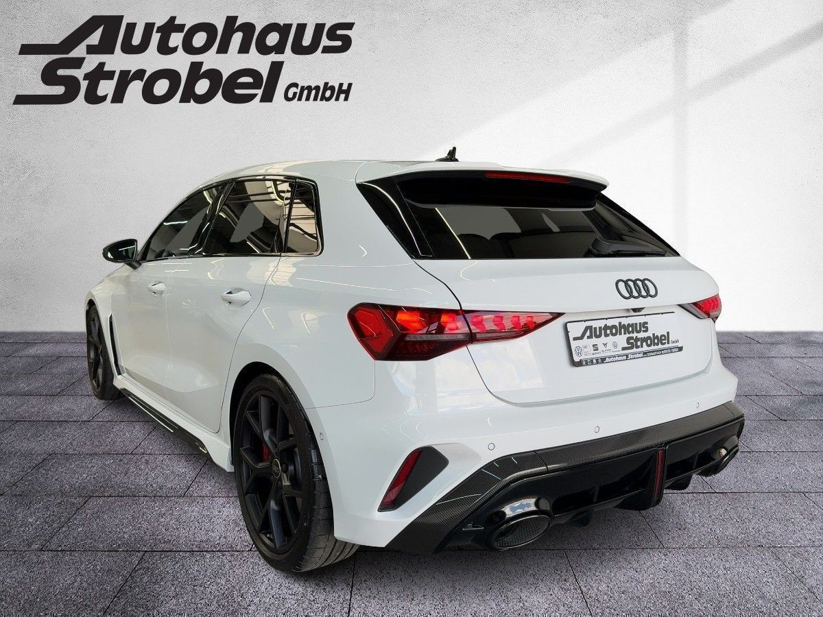 RS3 Sportback 2.5 TFSI DSG Quattro Keramik Navi Pano Leder LED-Matrix
