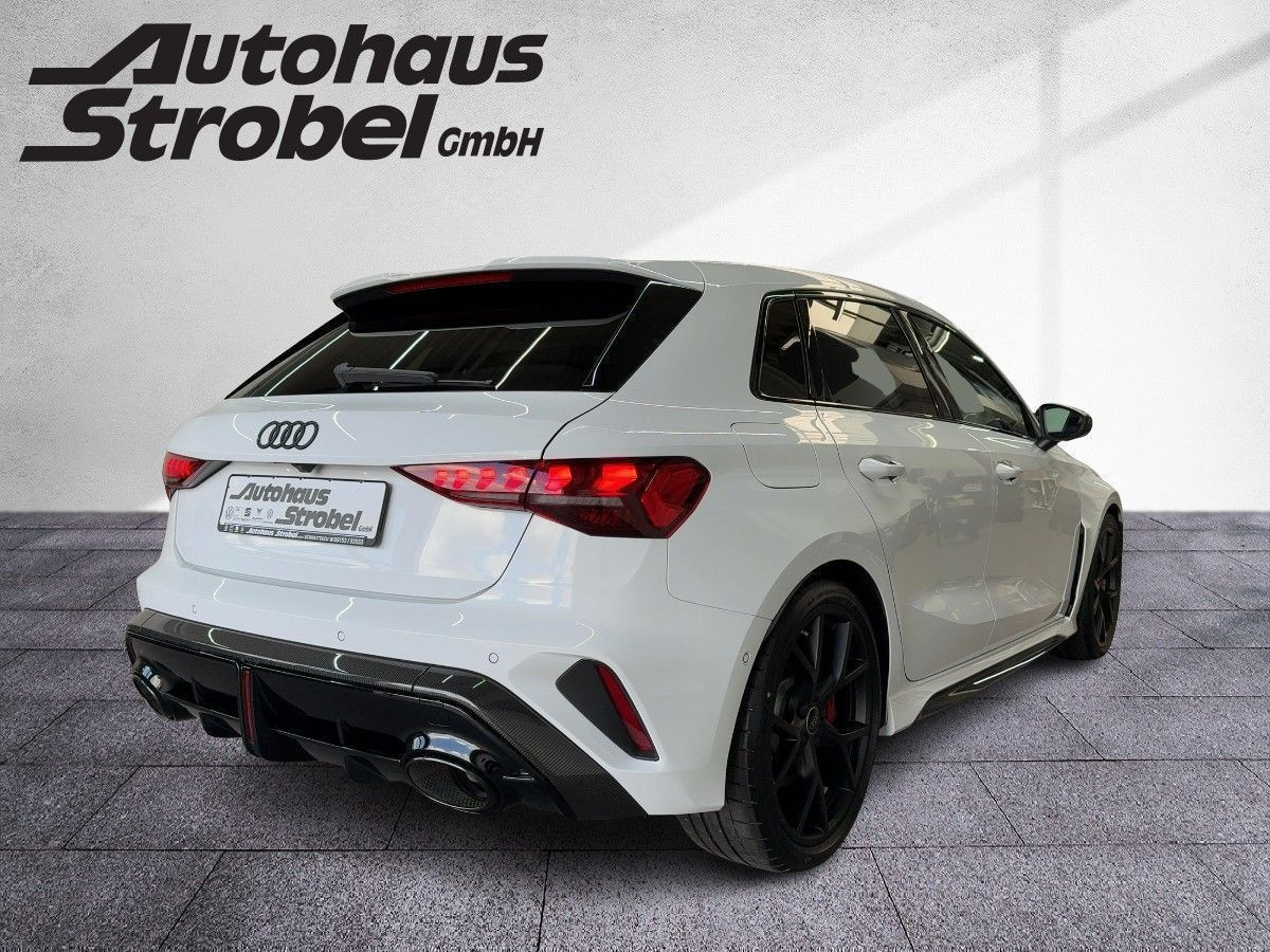 RS3 Sportback 2.5 TFSI DSG Quattro Keramik Navi Pano Leder LED-Matrix