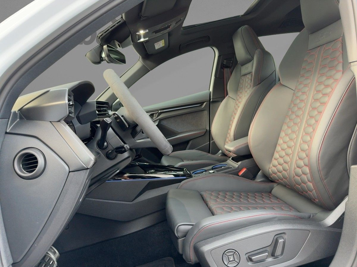 RS3 Sportback 2.5 TFSI DSG Quattro Keramik Navi Pano Leder LED-Matrix