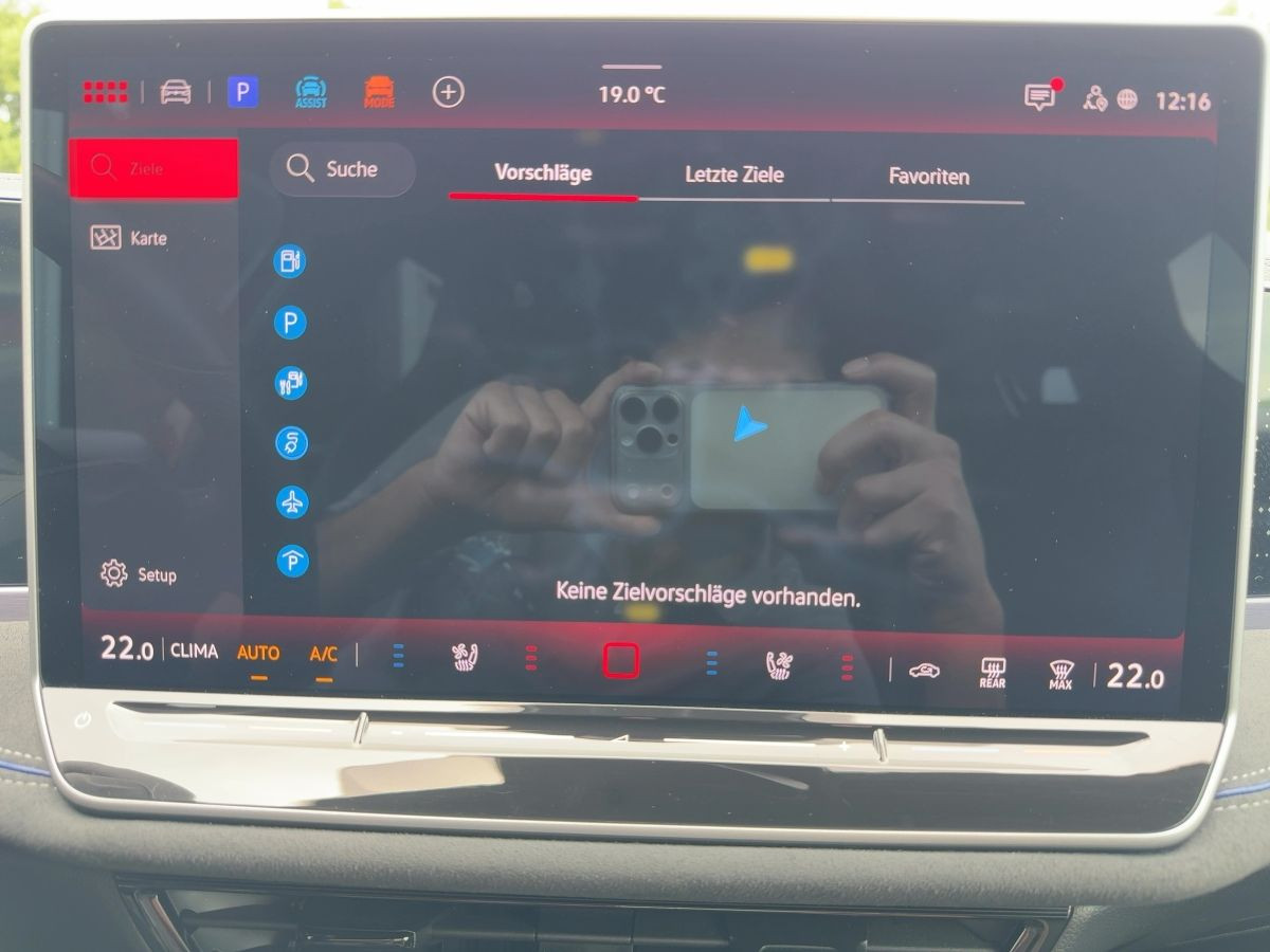 Passat Variant 2.0 TDI DSG R-Line ab 3,99% ACC AHK DCC Navi Standh. LED-Matrix Area View