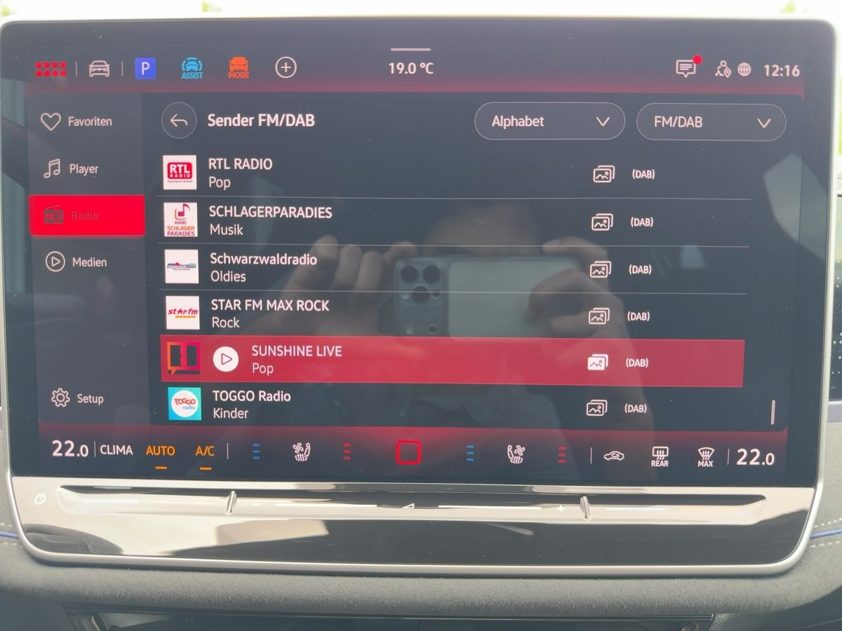 Passat Variant 2.0 TDI DSG R-Line ab 3,99% ACC AHK DCC Navi Standh. LED-Matrix Area View