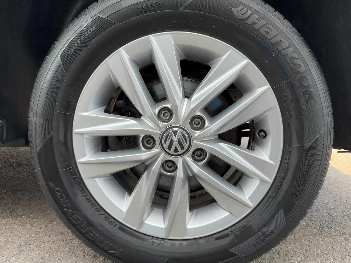 Caddy Kombi 2.0 TDI Comfortline Park-Ass. Sitzh. Climatronic Bluet. DAB+ Nebel