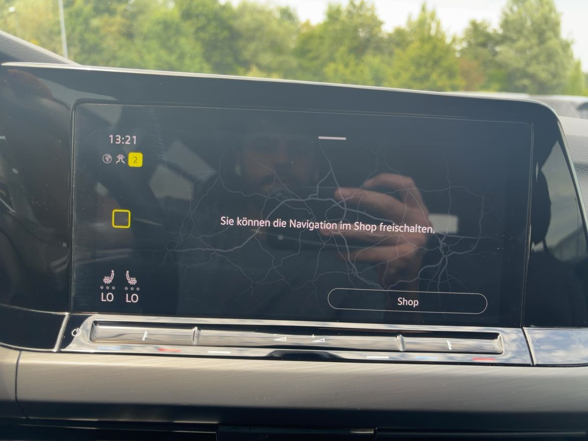 Golf VIII 2.0 TSI DSG 4M ACC LED-Plus Einparkh. Climatronic Lane-Ass. DAB+ Bluet.