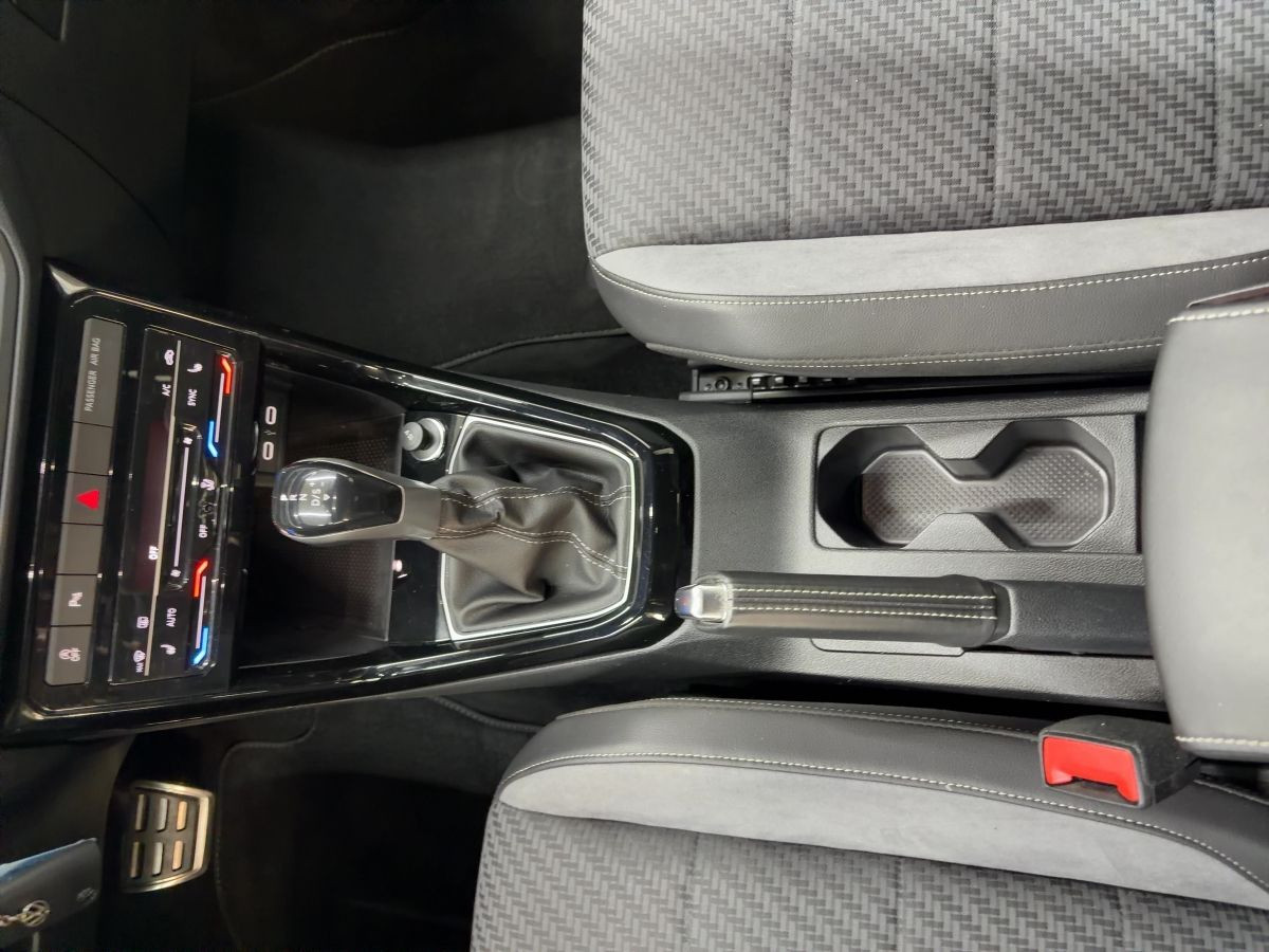T-Cross 1.0 TSI DSG R-Line LED Navi Kamera Sitzh. Climatronic Lane-Ass. DAB+ Bluet