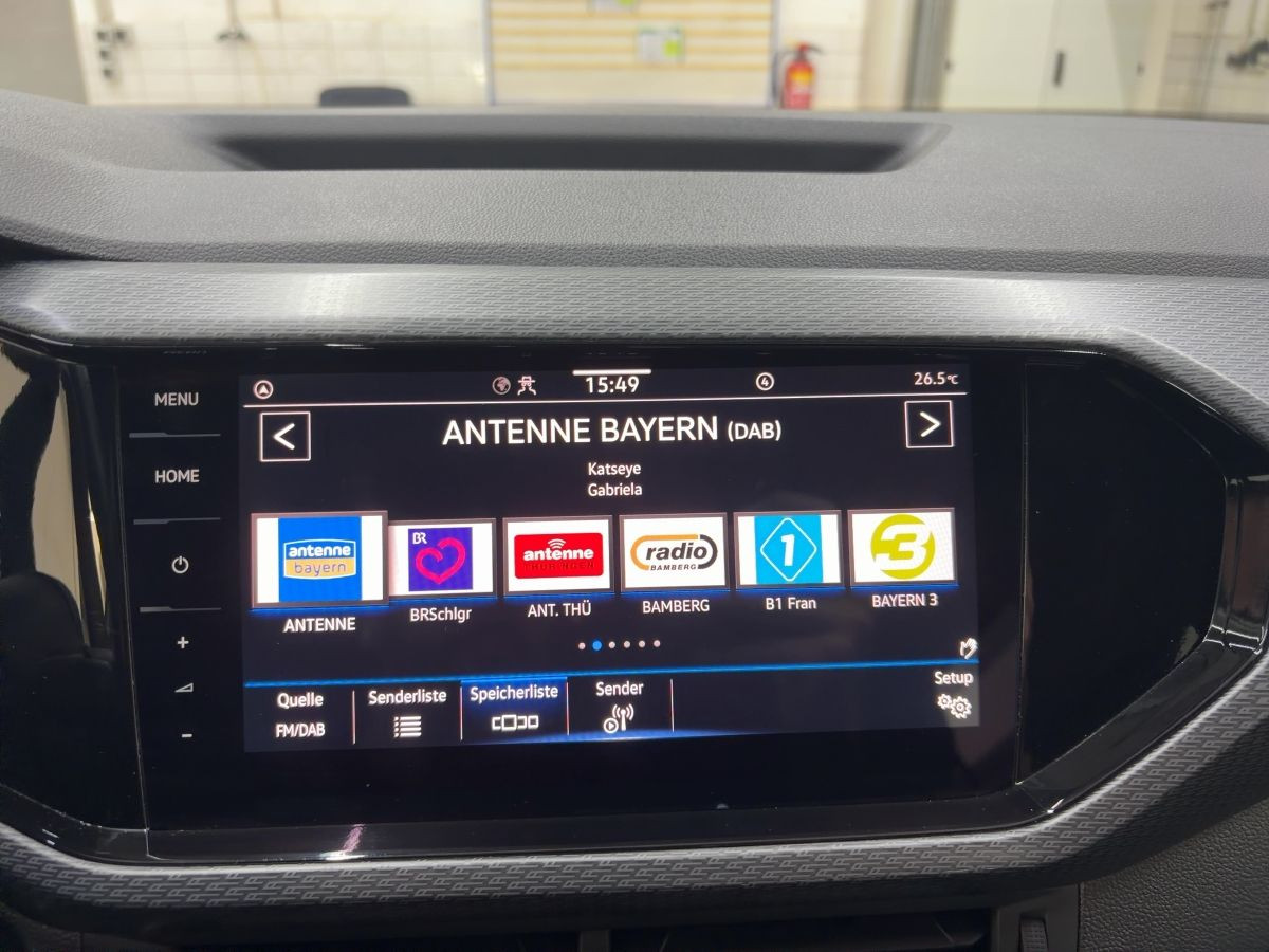 T-Cross 1.0 TSI DSG R-Line LED Navi Kamera Sitzh. Climatronic Lane-Ass. DAB+ Bluet