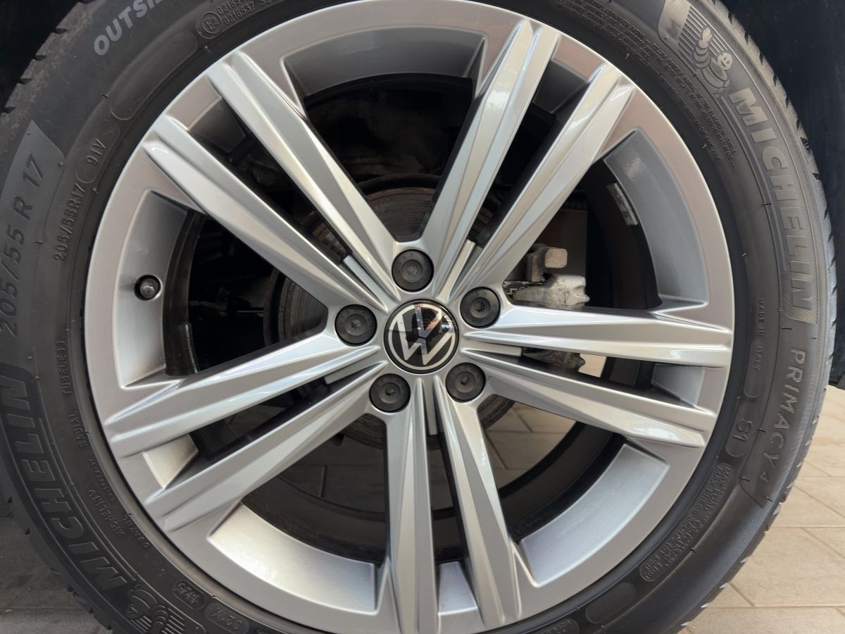 T-Cross 1.0 TSI DSG R-Line LED Navi Kamera Sitzh. Climatronic Lane-Ass. DAB+ Bluet