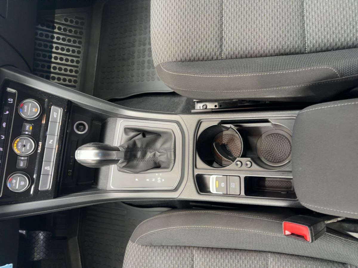 Touran 1.4 TSI DSG Comfortline AHK ACC Navi Kamera Sitzh. Climatronic DAB+ Bluet.
