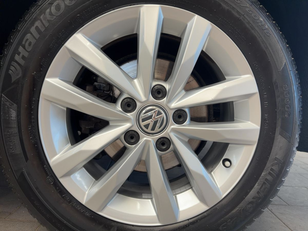 Touran 1.4 TSI DSG Comfortline AHK ACC Navi Kamera Sitzh. Climatronic DAB+ Bluet.