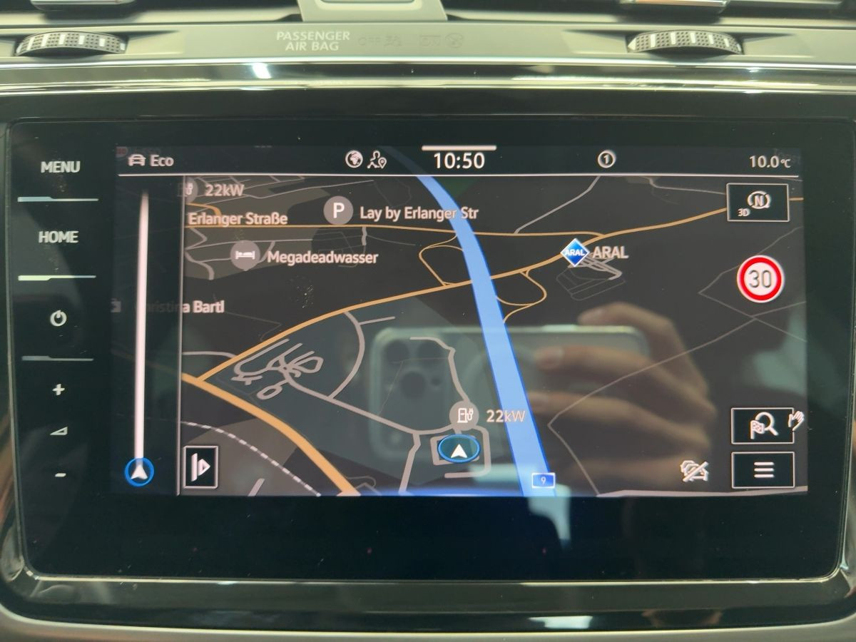 Touran 2.0 TDI DSG ACC DCC LED Navi Kamera Sitzh. Climatronic Lane-Ass. DAB+