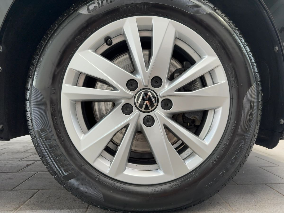 Touran 2.0 TDI DSG ACC DCC LED Navi Kamera Sitzh. Climatronic Lane-Ass. DAB+