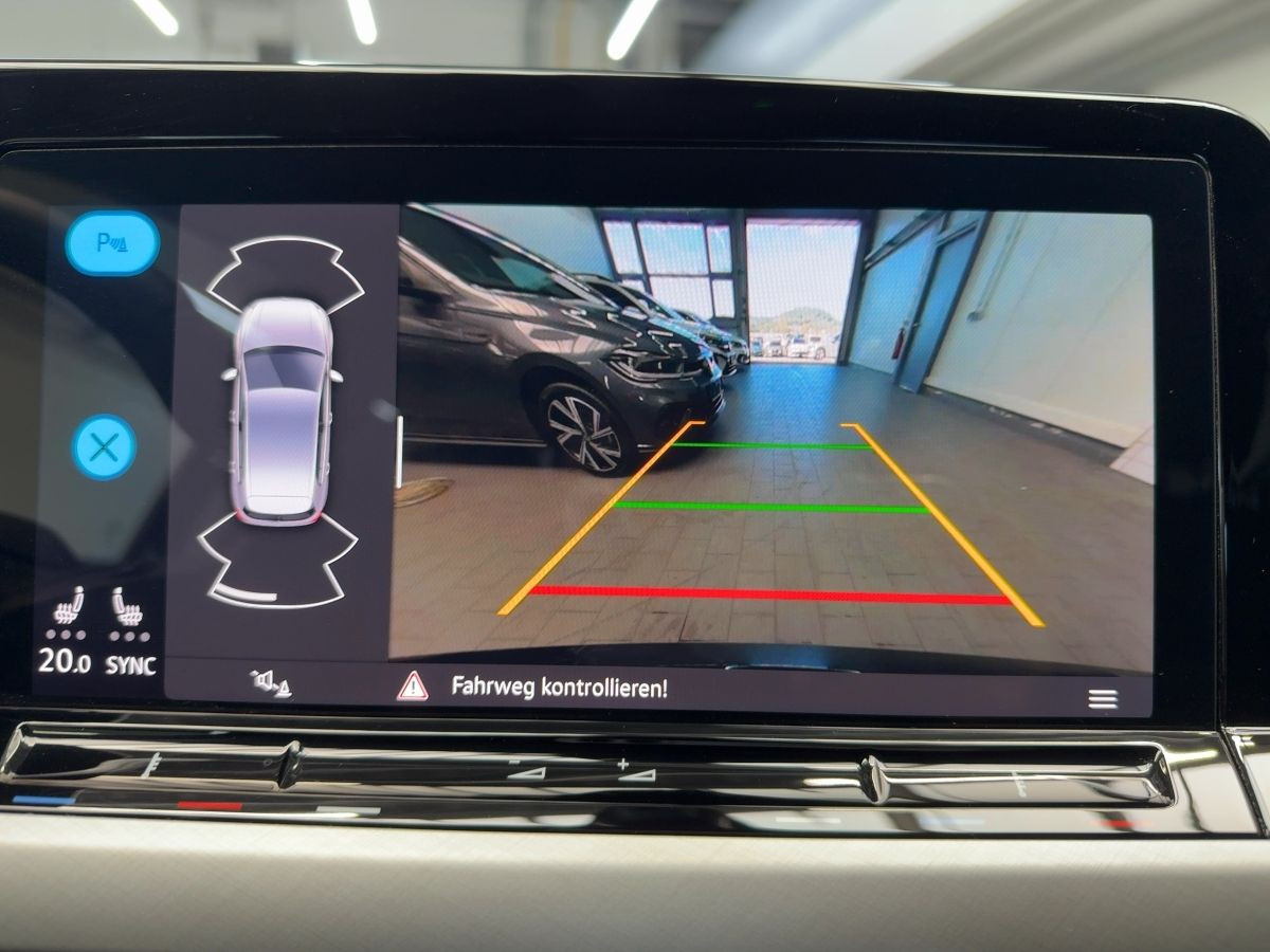 Golf VIII 1.5 TSI Life ACC AHK Navi LED Standh. Kamera Keyless Sitzh.