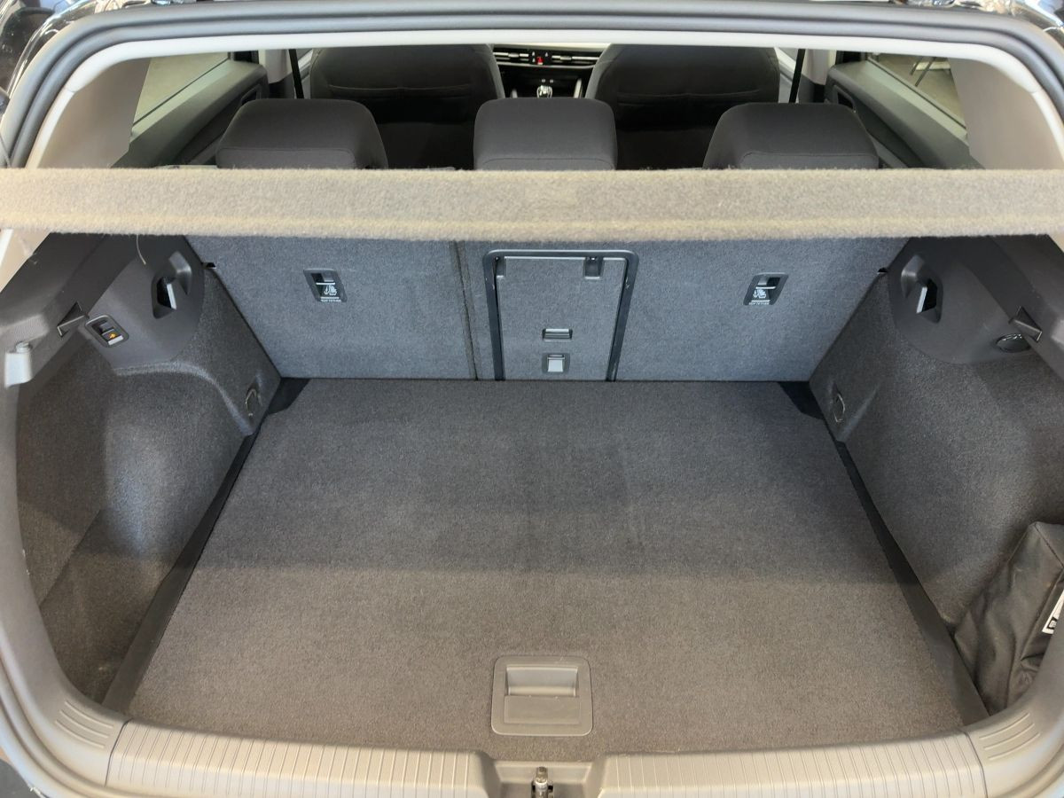 Golf VIII 1.5 TSI Life ACC AHK Navi LED Standh. Kamera Keyless Sitzh.