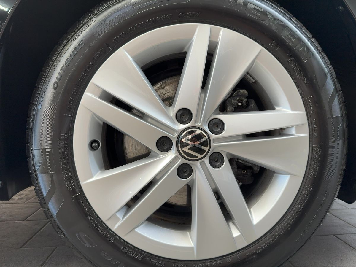 Golf VIII 1.5 TSI Life ACC AHK Navi LED Standh. Kamera Keyless Sitzh.