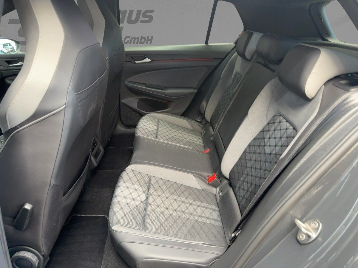 Golf VIII 1.5 TSI R-Line LED Einparkh. Climatronic Sitzh. Lane-Ass. DAB+ Bluet.