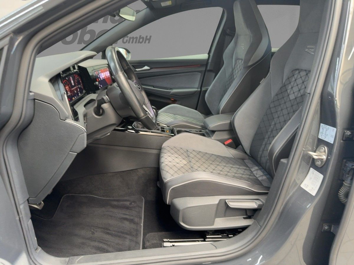 Golf VIII 1.5 TSI R-Line LED Einparkh. Climatronic Sitzh. Lane-Ass. DAB+ Bluet.
