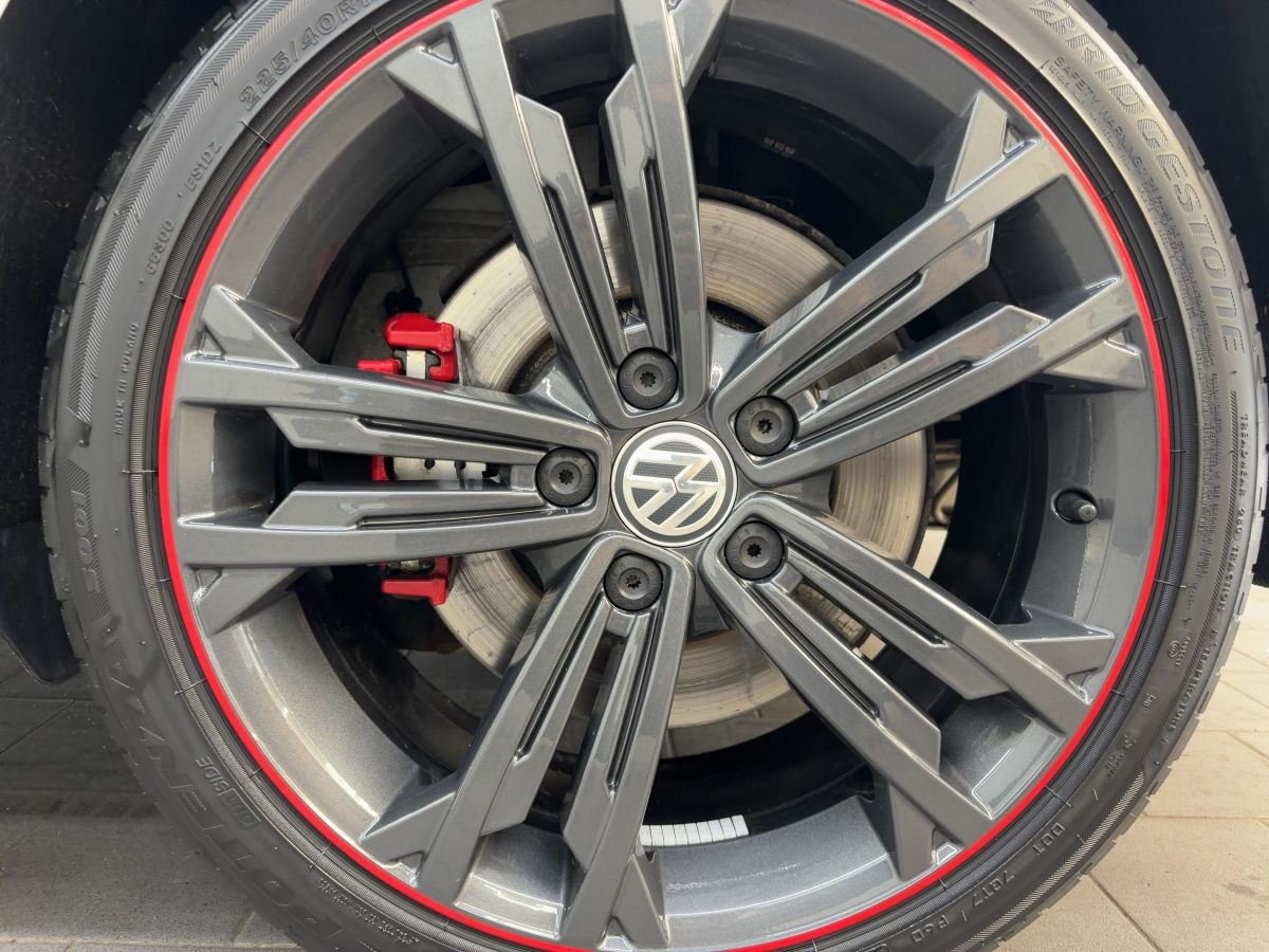 Golf VII GTI Performance 2.0 TSI AHK Navi LED Pano Standh. Keyless Bluet. Sitzh.