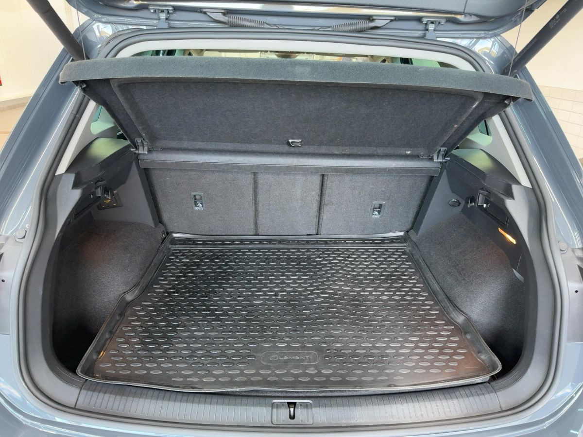Tiguan 2.0 TDI DSG 4M Elegance AHK ACC Navi LED-Matrix Kamera