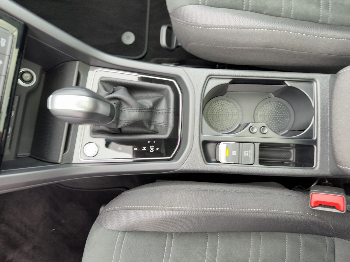 Touran 2.0 TDI DSG Highline 7-Sitze ab 2,49% AHK Navi LED Standh. Pano