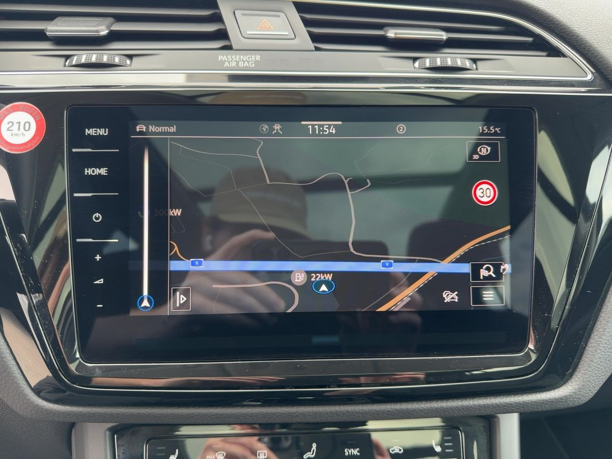 Touran 2.0 TDI DSG Highline 7-Sitze ab 2,49% AHK Navi LED Standh. Pano