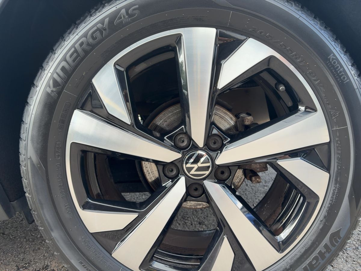 Taigo 1.5 TSI DSG Style Navi LED-Matri Kamera Lane Ass. Bluet. Sitzh.