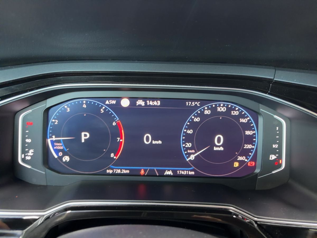 Polo 1.0 TSI DSG R-Line ACC Navi LED-Matrix Kamera Keyless Bluet. Sitzh.