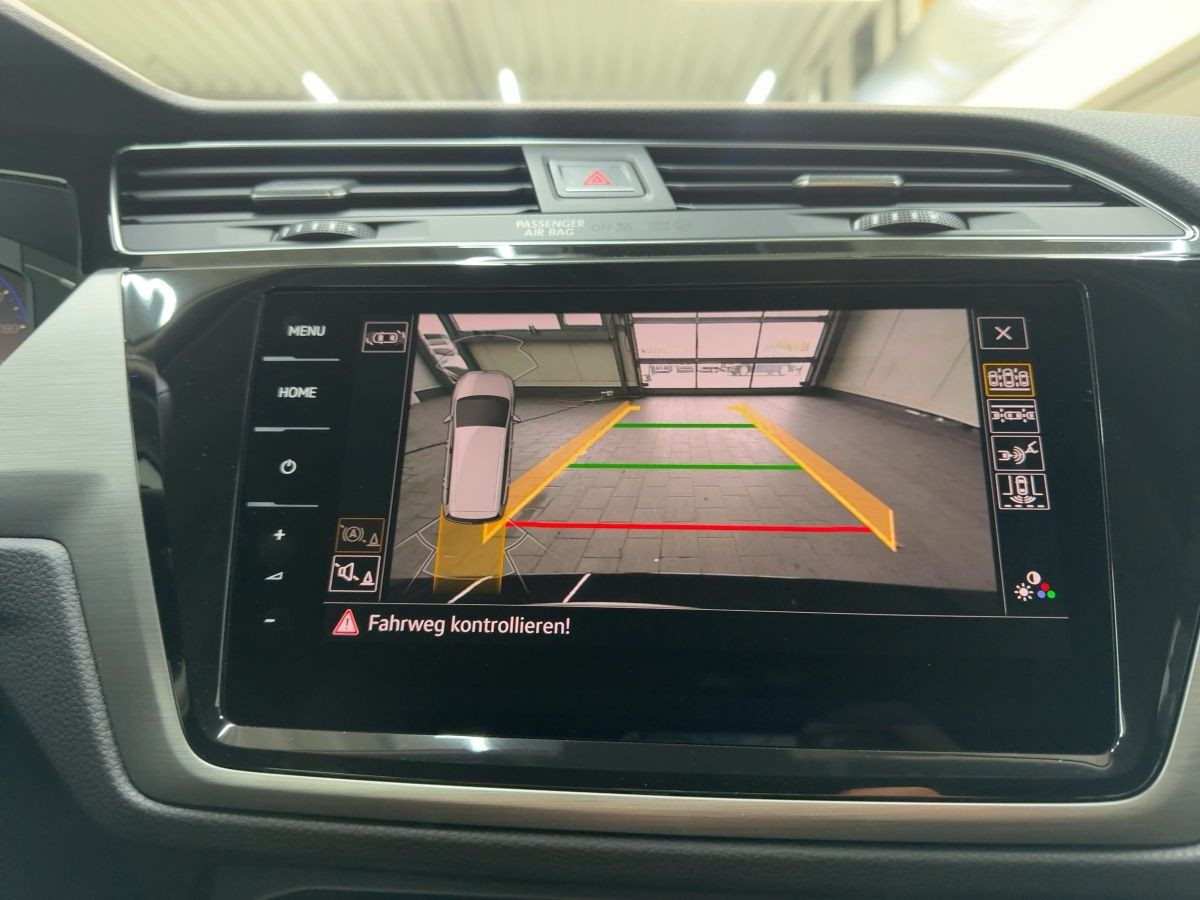Touran 2.0 TDI DSG Comfortline 7-Sitze AHK ACC Navi Kamera Keyless Bluet. Sitzh.
