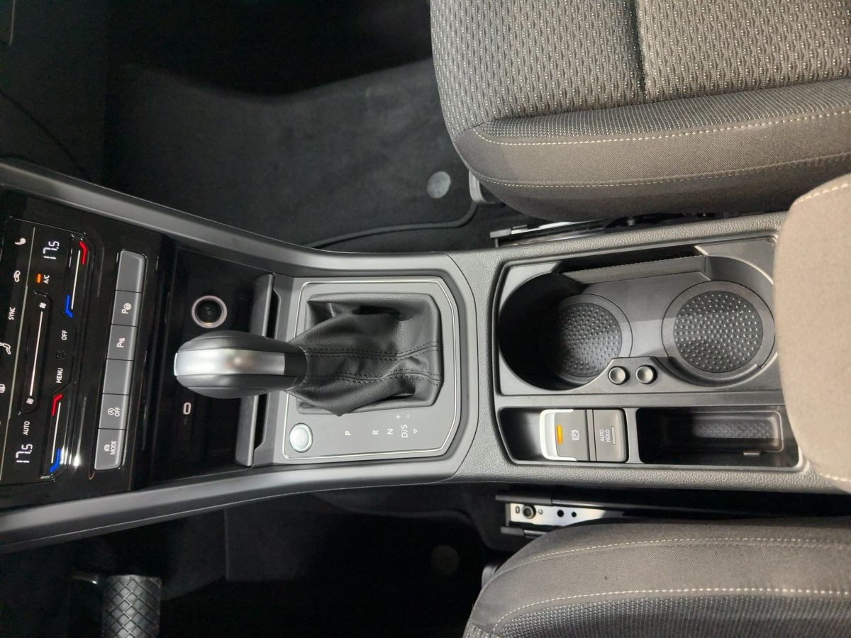Touran 2.0 TDI DSG Comfortline 7-Sitze AHK ACC Navi Kamera Keyless Bluet. Sitzh.