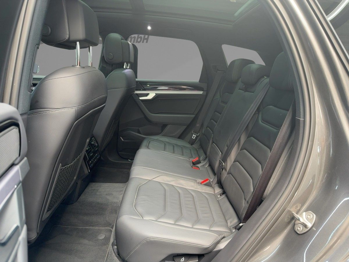 Touareg 3.0 V6 TDI DSG 4M R-Line AHK Navi Pano Standh. Area View