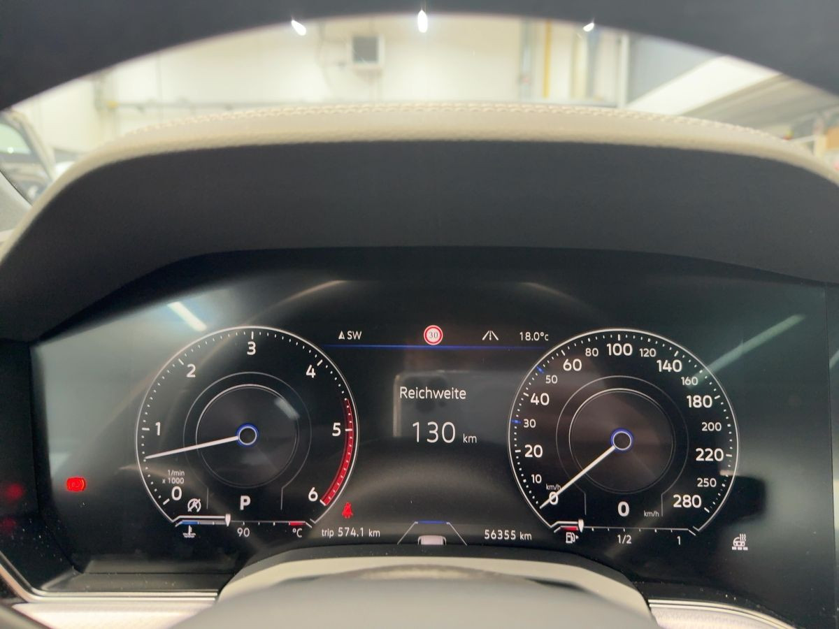 Touareg 3.0 V6 TDI DSG 4M R-Line AHK Navi Pano Standh. Area View